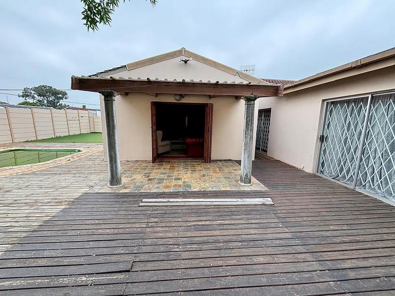 5 Bedroom Property for Sale in Bothasig Western Cape